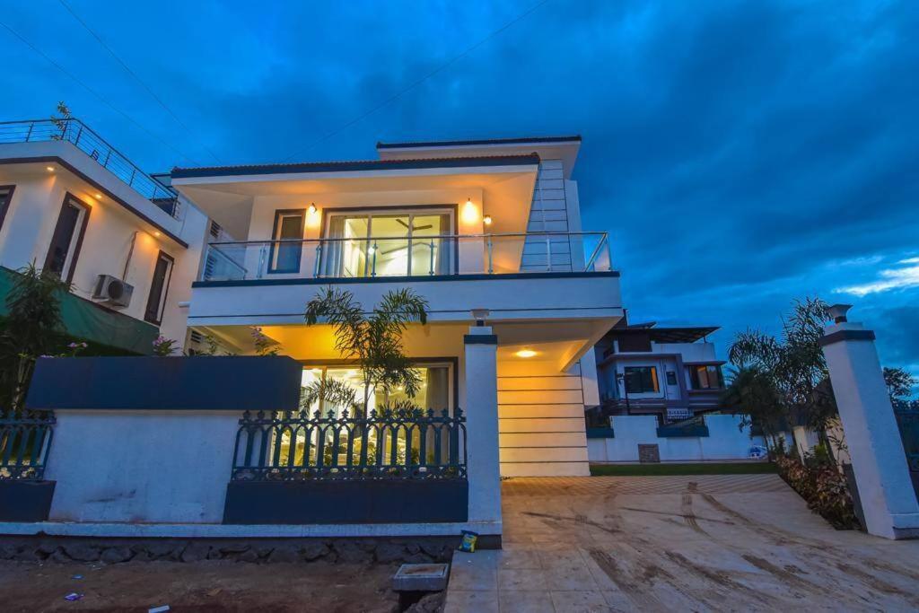 Royal Paradise Villa Lonavala Ngoại thất bức ảnh