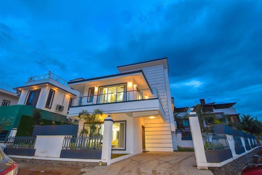 Royal Paradise Villa Lonavala Ngoại thất bức ảnh