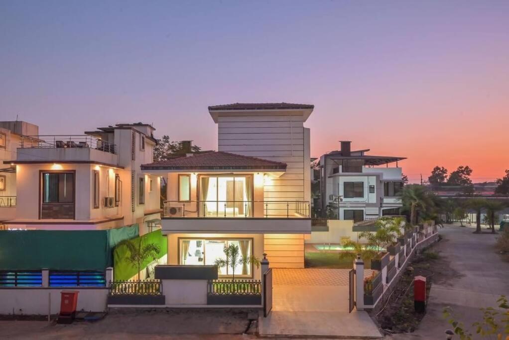 Royal Paradise Villa Lonavala Ngoại thất bức ảnh